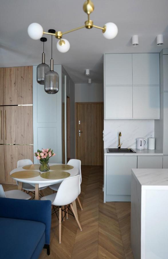 Apartamenty METRO TARGÓWEK 27 Varsovia Exterior foto