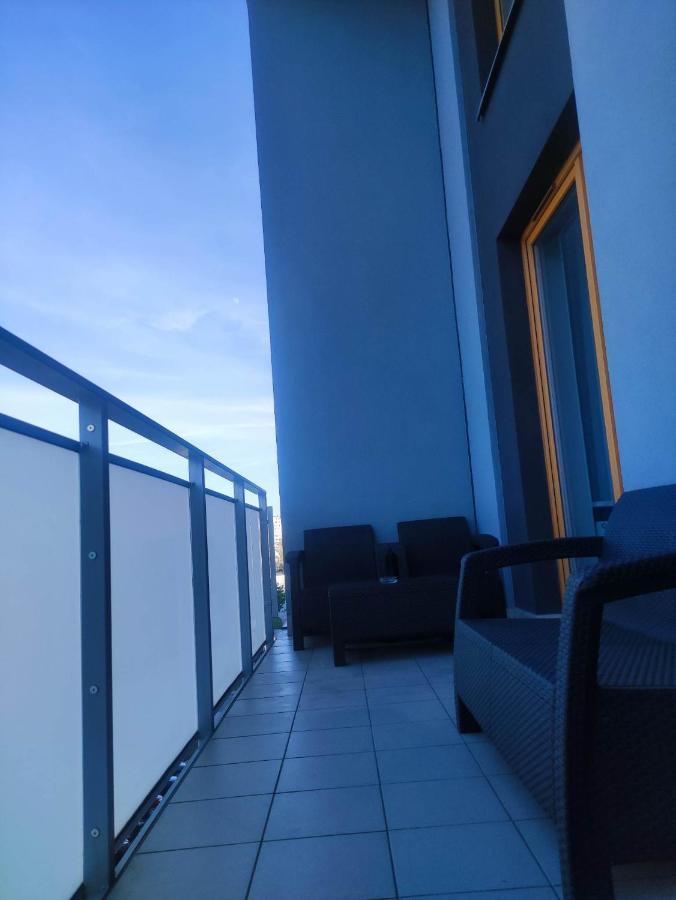 Apartamenty METRO TARGÓWEK 27 Varsovia Exterior foto